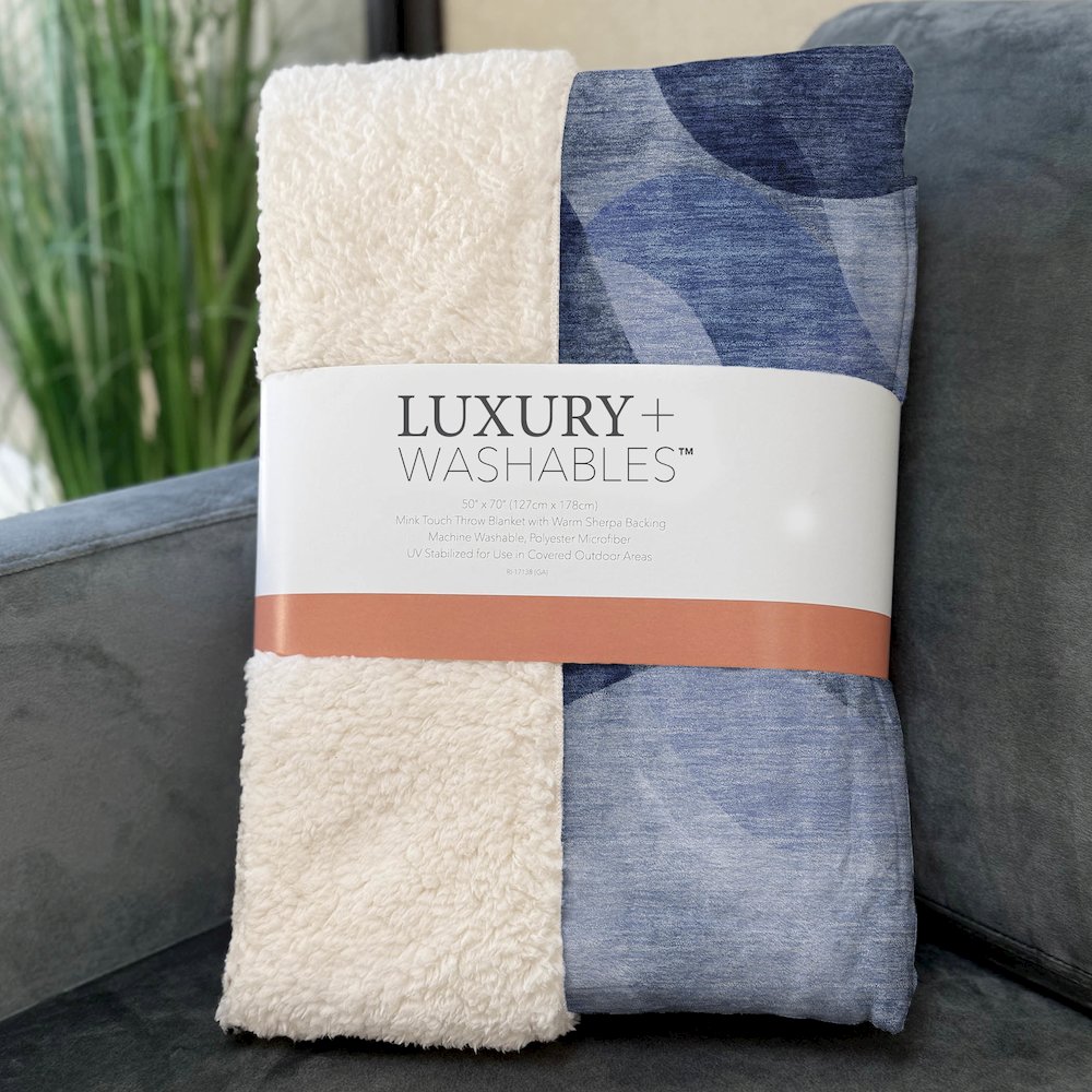 Premium Machine Washable ASB536 Navy 50" x 70" Sherpa Throw Blanket. Picture 3