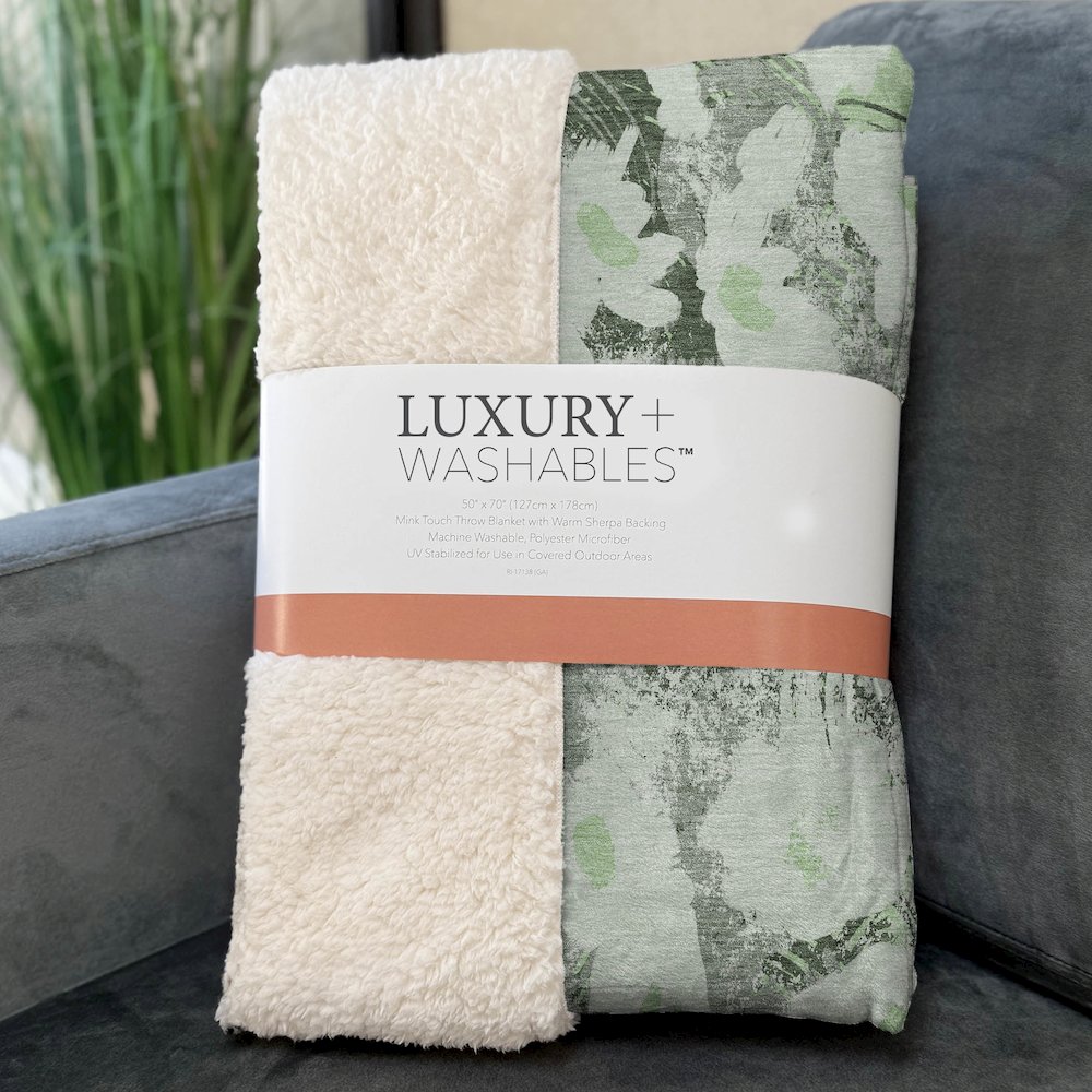 Premium Machine Washable ASB538 Aloe 50" x 70" Sherpa Throw Blanket. Picture 3