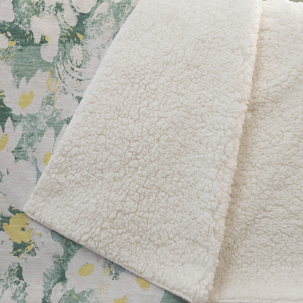 Premium Machine Washable ASB538 Green 50" x 70" Sherpa Throw Blanket. Picture 2