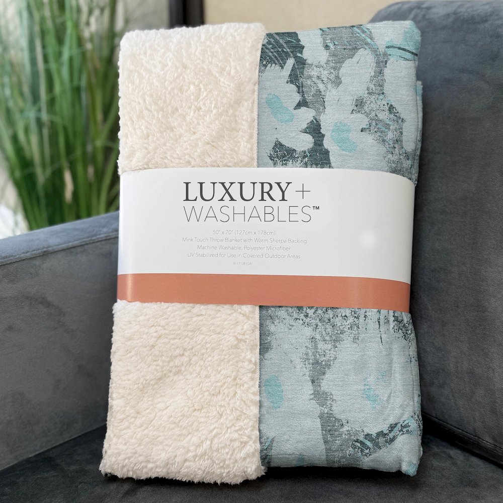 Premium Machine Washable ASB538 Teal 50" x 70" Sherpa Throw Blanket. Picture 3