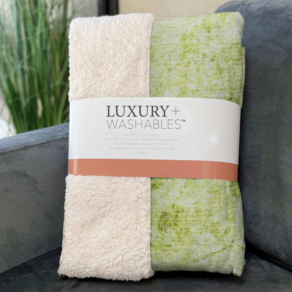 Premium Machine Washable ASB553 Aloe 50" x 70" Sherpa Throw Blanket. Picture 3