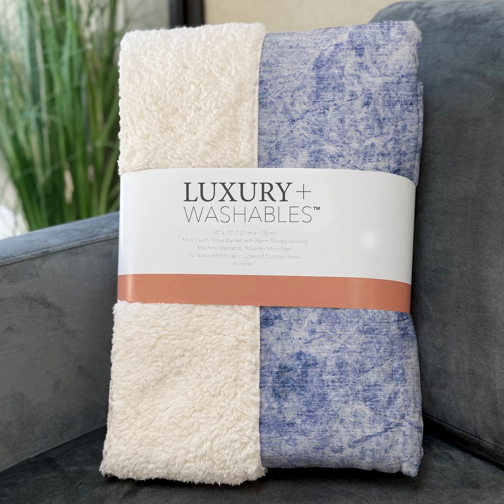 Premium Machine Washable ASB553 Blue 50" x 70" Sherpa Throw Blanket. Picture 3