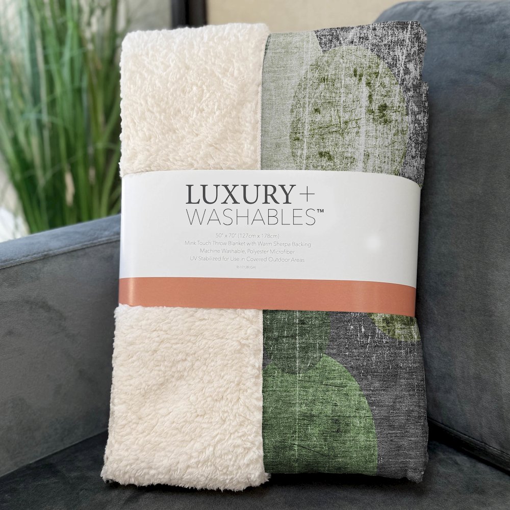 Premium Machine Washable ASB556 Green 50" x 70" Sherpa Throw Blanket. Picture 3