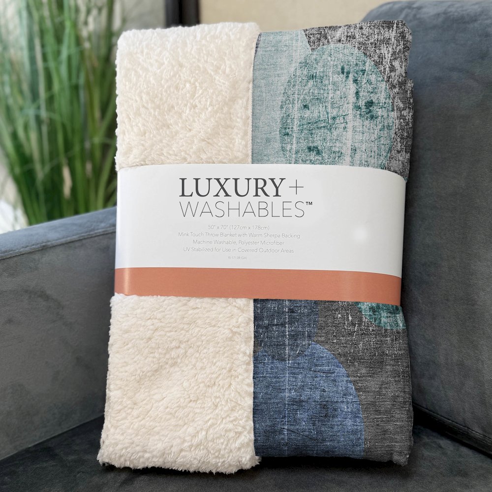 Premium Machine Washable ASB556 Teal 50" x 70" Sherpa Throw Blanket. Picture 3