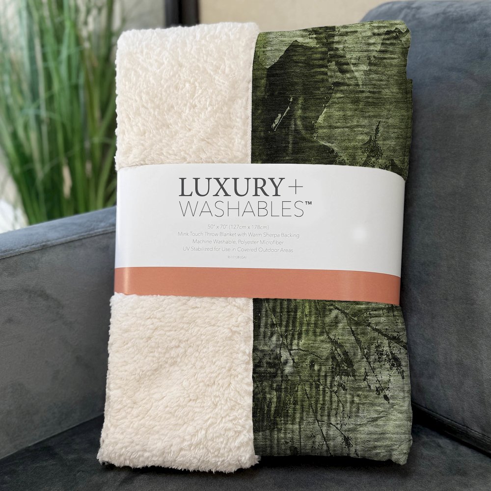 Premium Machine Washable ASB560 Green 50" x 70" Sherpa Throw Blanket. Picture 3