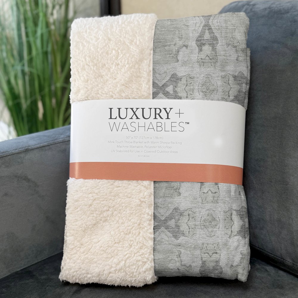 Premium Machine Washable ASB564 Ivory 50" x 70" Sherpa Throw Blanket. Picture 3