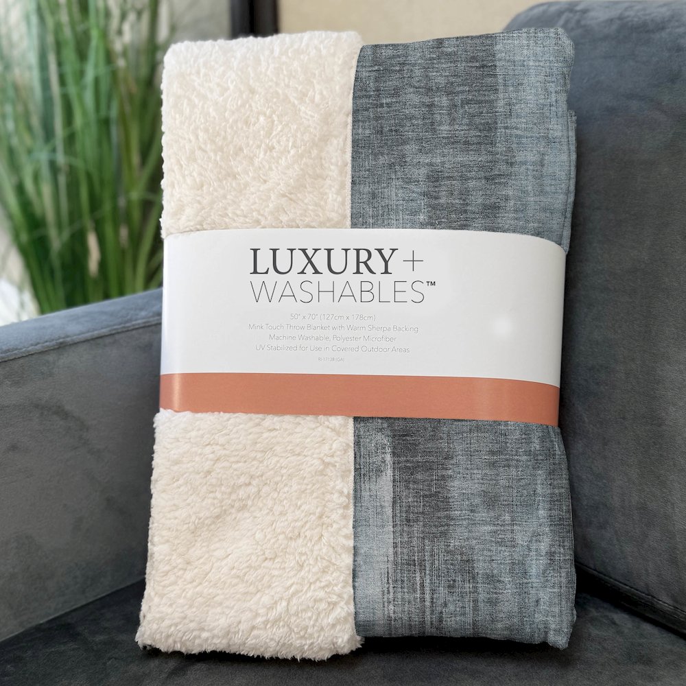 Premium Machine Washable ASB567 Teal 50" x 70" Sherpa Throw Blanket. Picture 3
