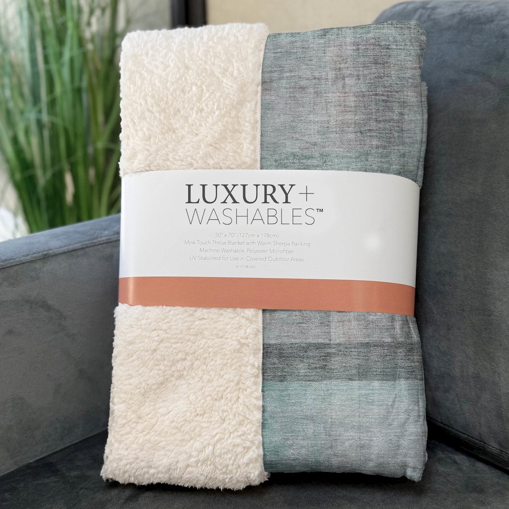 Premium Machine Washable ASB568 Teal 50" x 70" Sherpa Throw Blanket. Picture 3