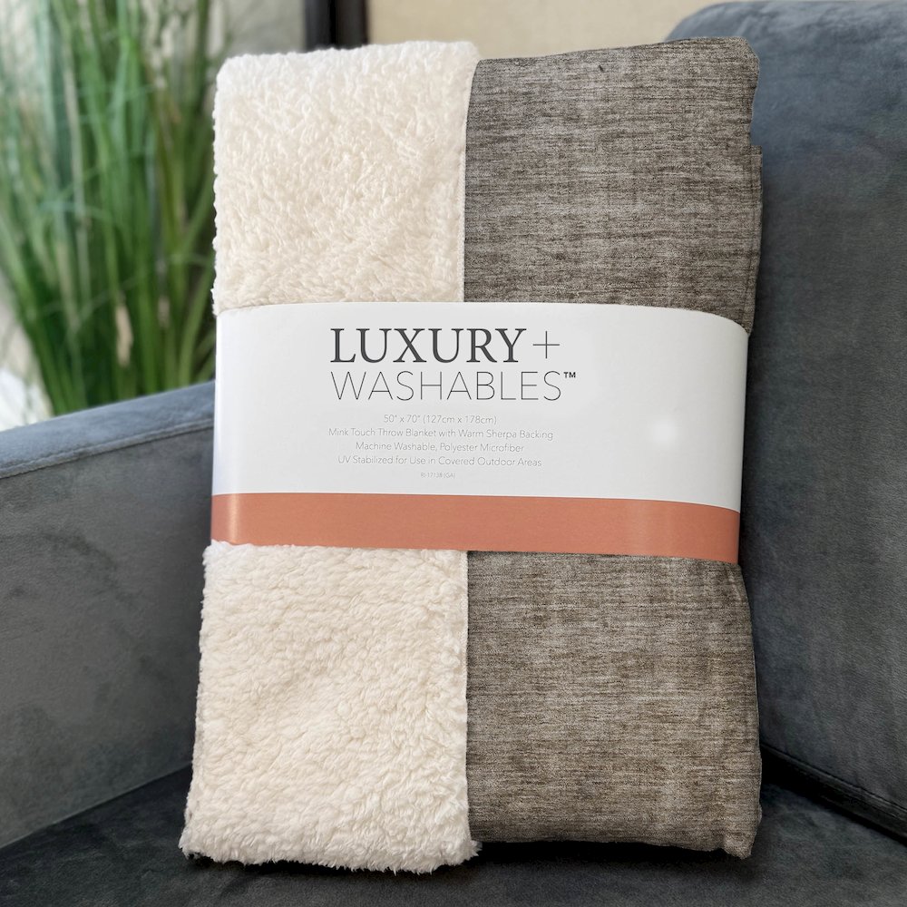 Premium Machine Washable ASB569 Gray 50" x 70" Sherpa Throw Blanket. Picture 3