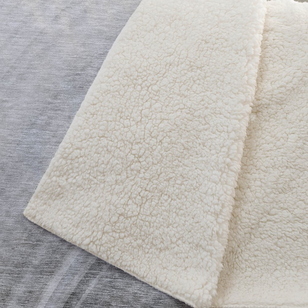 Premium Machine Washable ASB584 Gray 50" x 70" Sherpa Throw Blanket. Picture 2