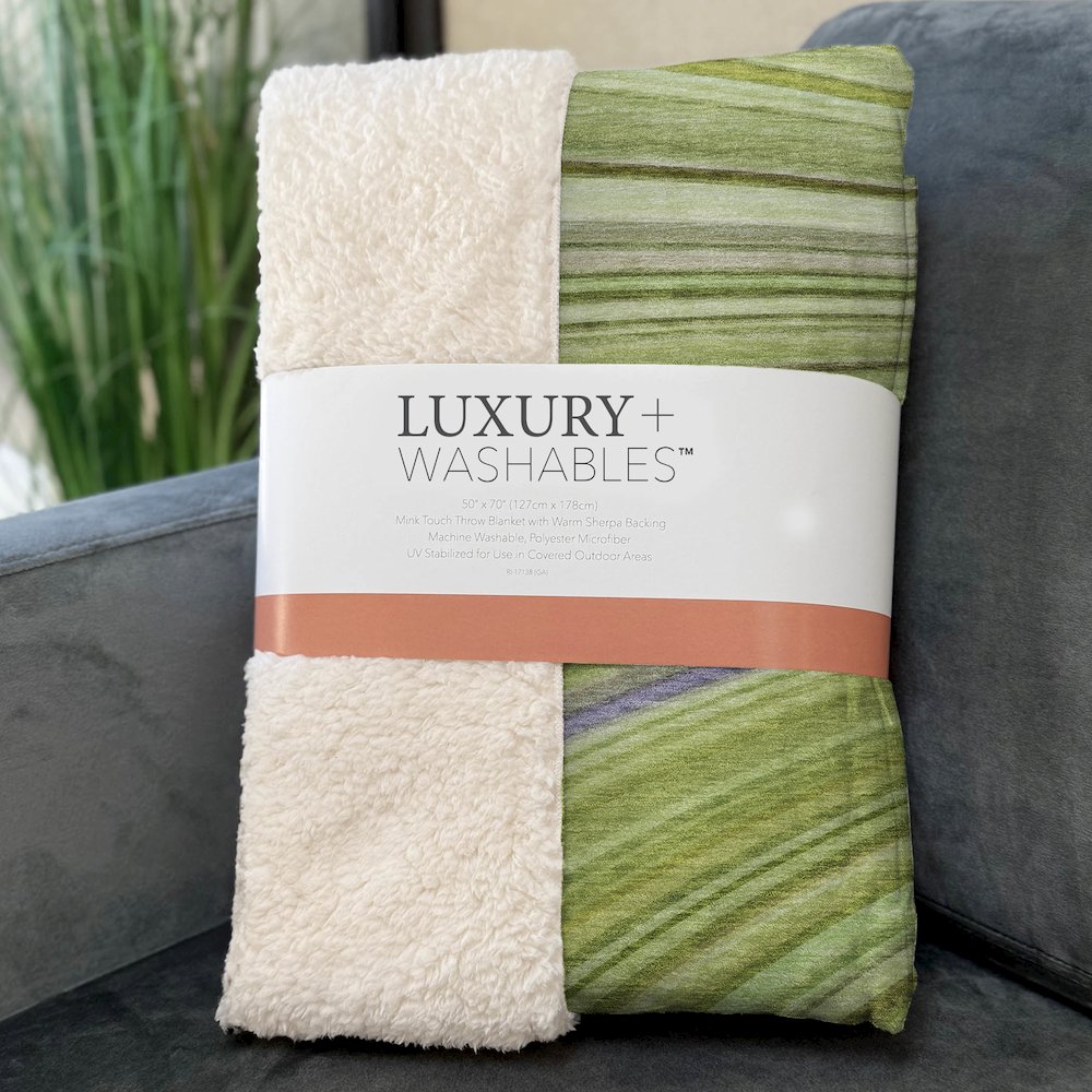 Premium Machine Washable ASB585 Aloe 50" x 70" Sherpa Throw Blanket. Picture 3