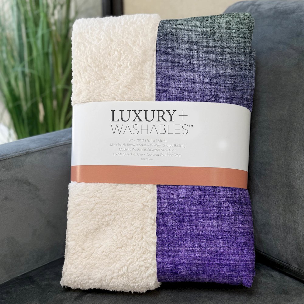 Premium Machine Washable ASB587 Green 50" x 70" Sherpa Throw Blanket. Picture 3