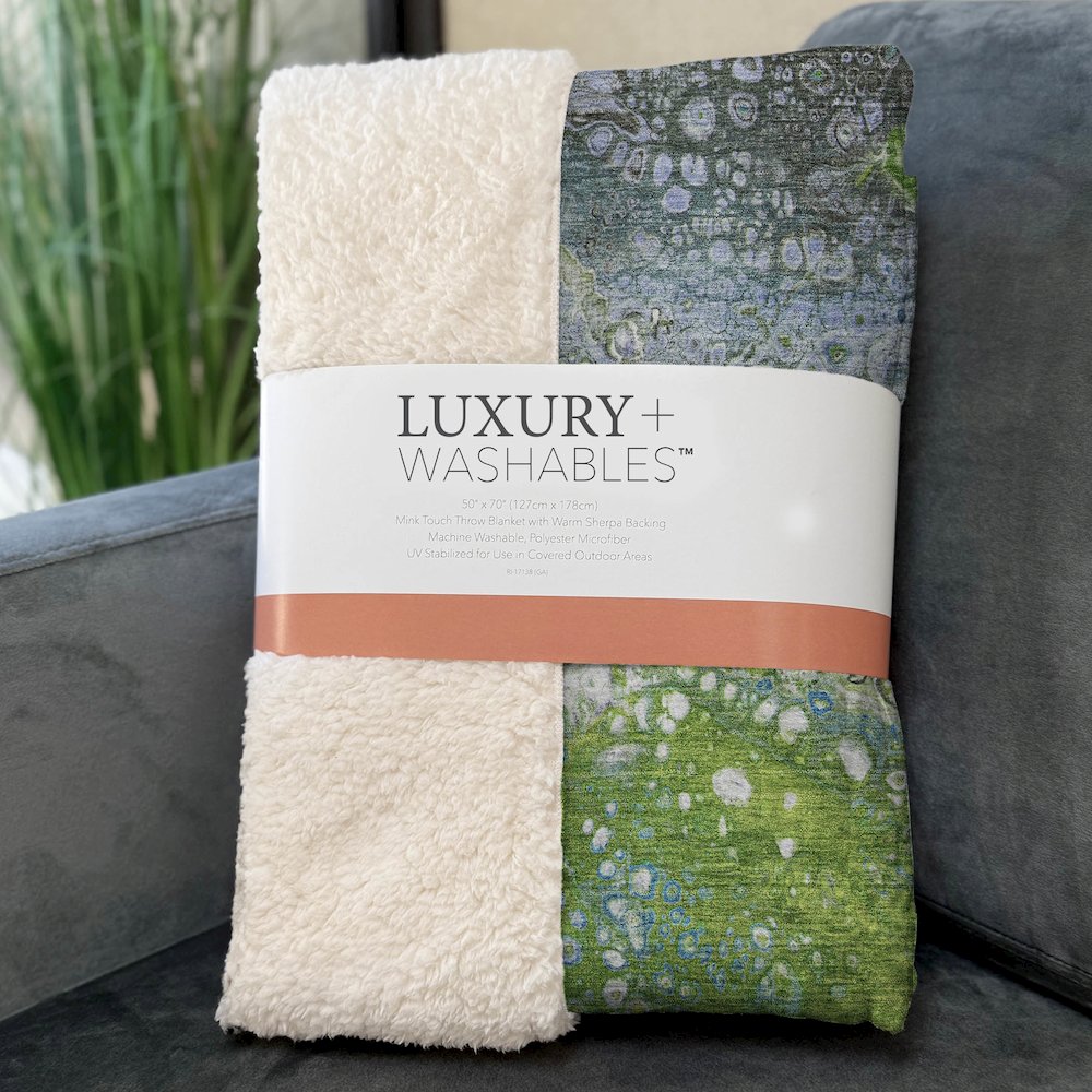Premium Machine Washable ASB588 Green 50" x 70" Sherpa Throw Blanket. Picture 3