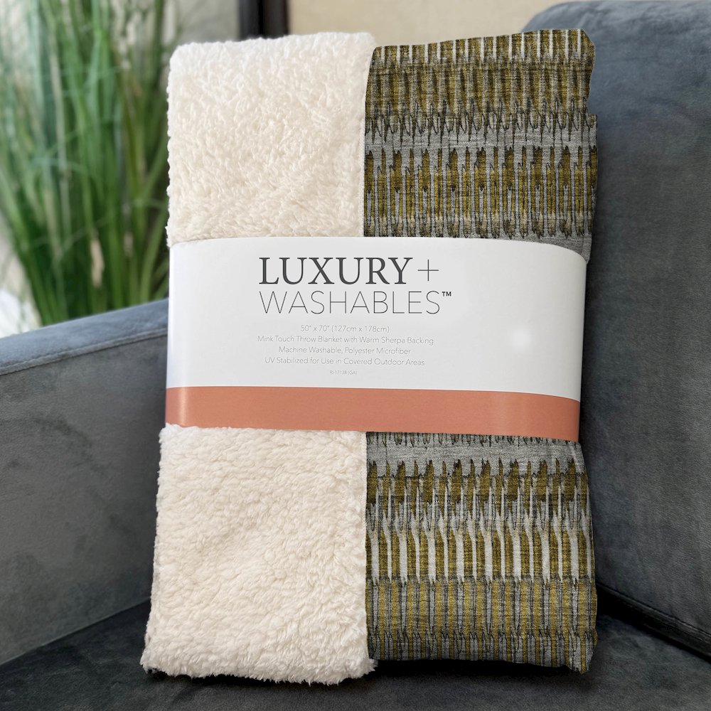 Premium Machine Washable ASB589 Coffee 50" x 70" Sherpa Throw Blanket. Picture 3
