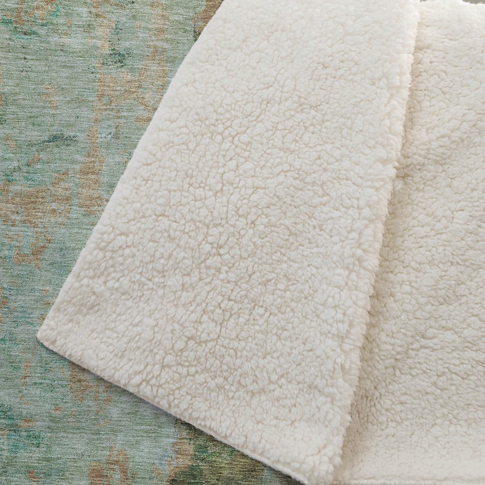 Premium Machine Washable ASB605 Green 50" x 70" Sherpa Throw Blanket. Picture 2