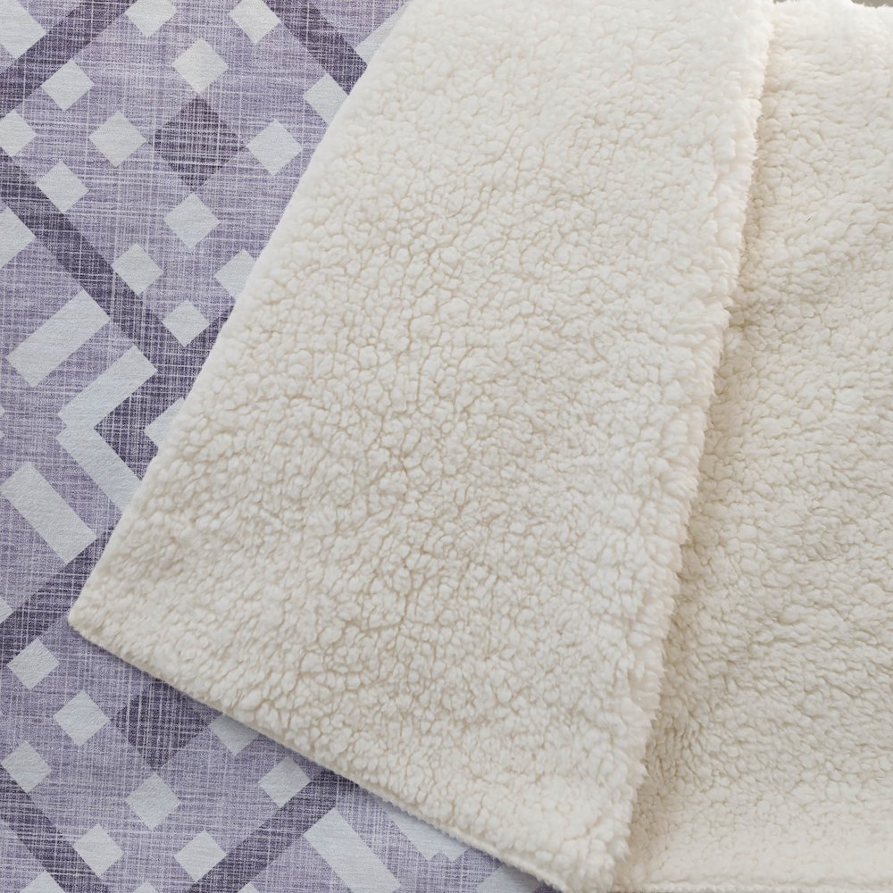 Premium Machine Washable ASB616 Purple 50" x 70" Sherpa Throw Blanket. Picture 2