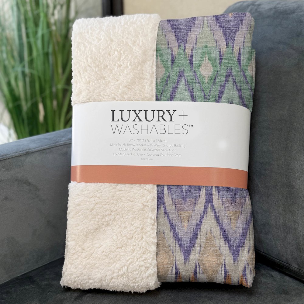 Premium Machine Washable ASB617 Purple 50" x 70" Sherpa Throw Blanket. Picture 3