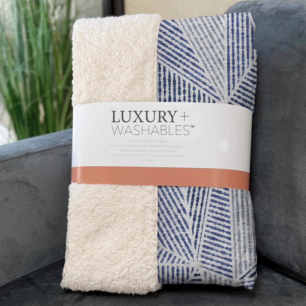 Premium Machine Washable ASB618 Navy 50" x 70" Sherpa Throw Blanket. Picture 3