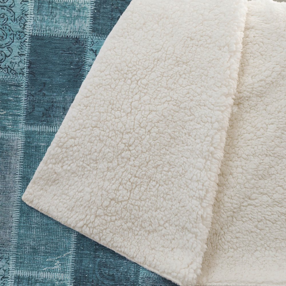 Premium Machine Washable ASB631 Teal 50" x 70" Sherpa Throw Blanket. Picture 2