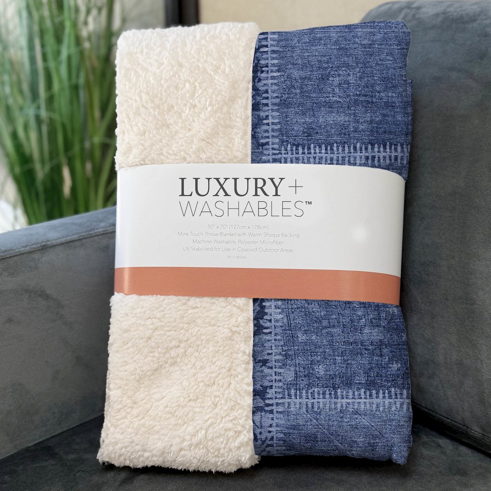 Premium Machine Washable ASB635 Navy 50" x 70" Sherpa Throw Blanket. Picture 3