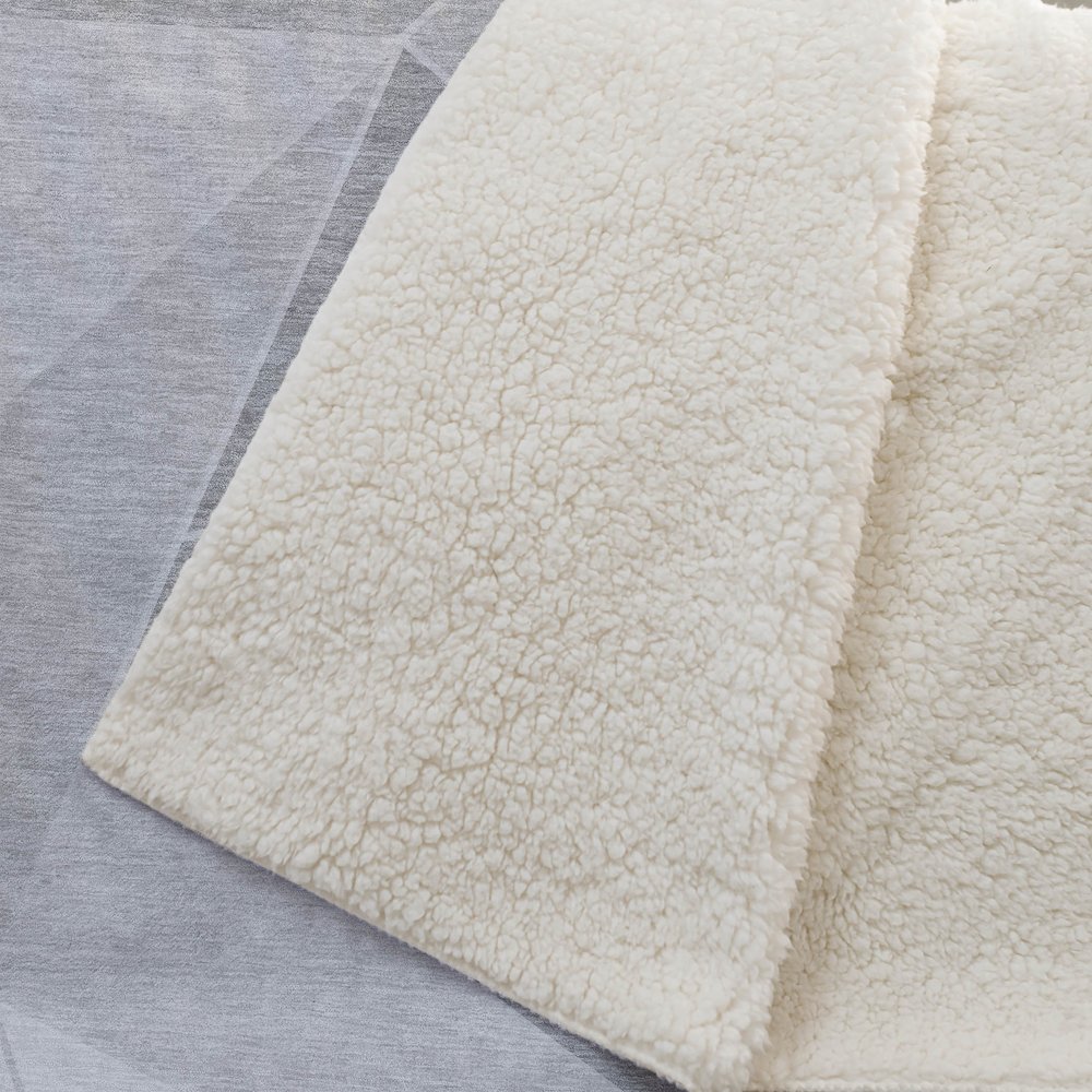 Premium Machine Washable ASB636 Gray 50" x 70" Sherpa Throw Blanket. Picture 2