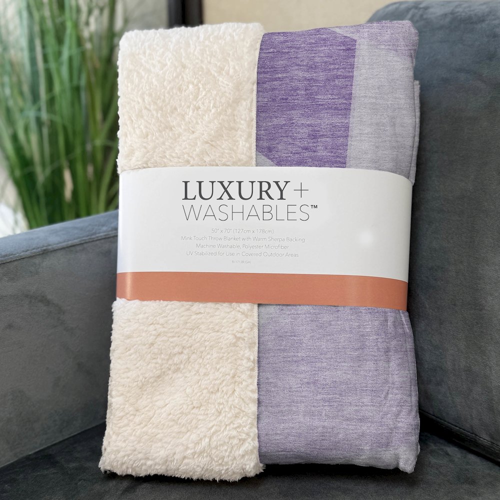 Premium Machine Washable ASB636 Lilac 50" x 70" Sherpa Throw Blanket. Picture 3