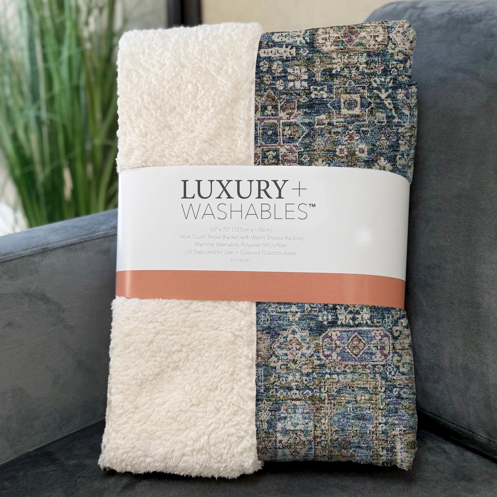 Premium Machine Washable ASB637 Green 50" x 70" Sherpa Throw Blanket. Picture 3