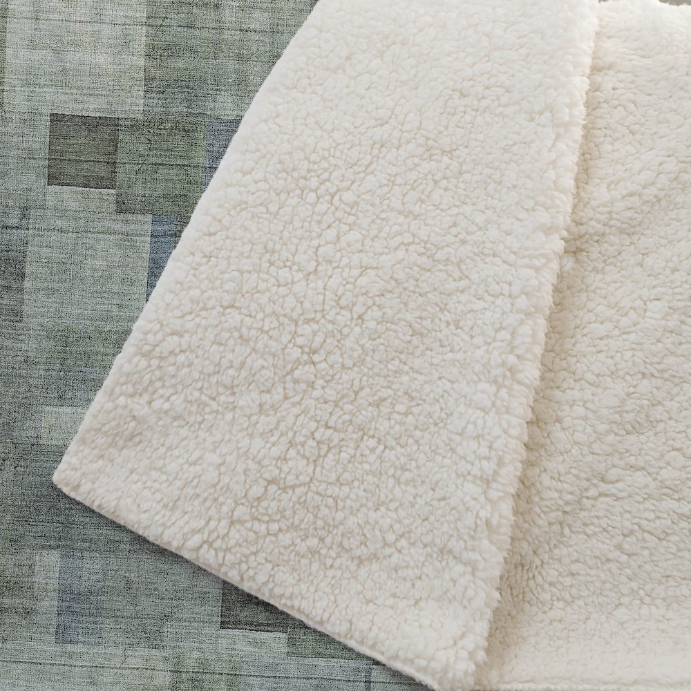 Premium Machine Washable ASB639 Green 50" x 70" Sherpa Throw Blanket. Picture 2