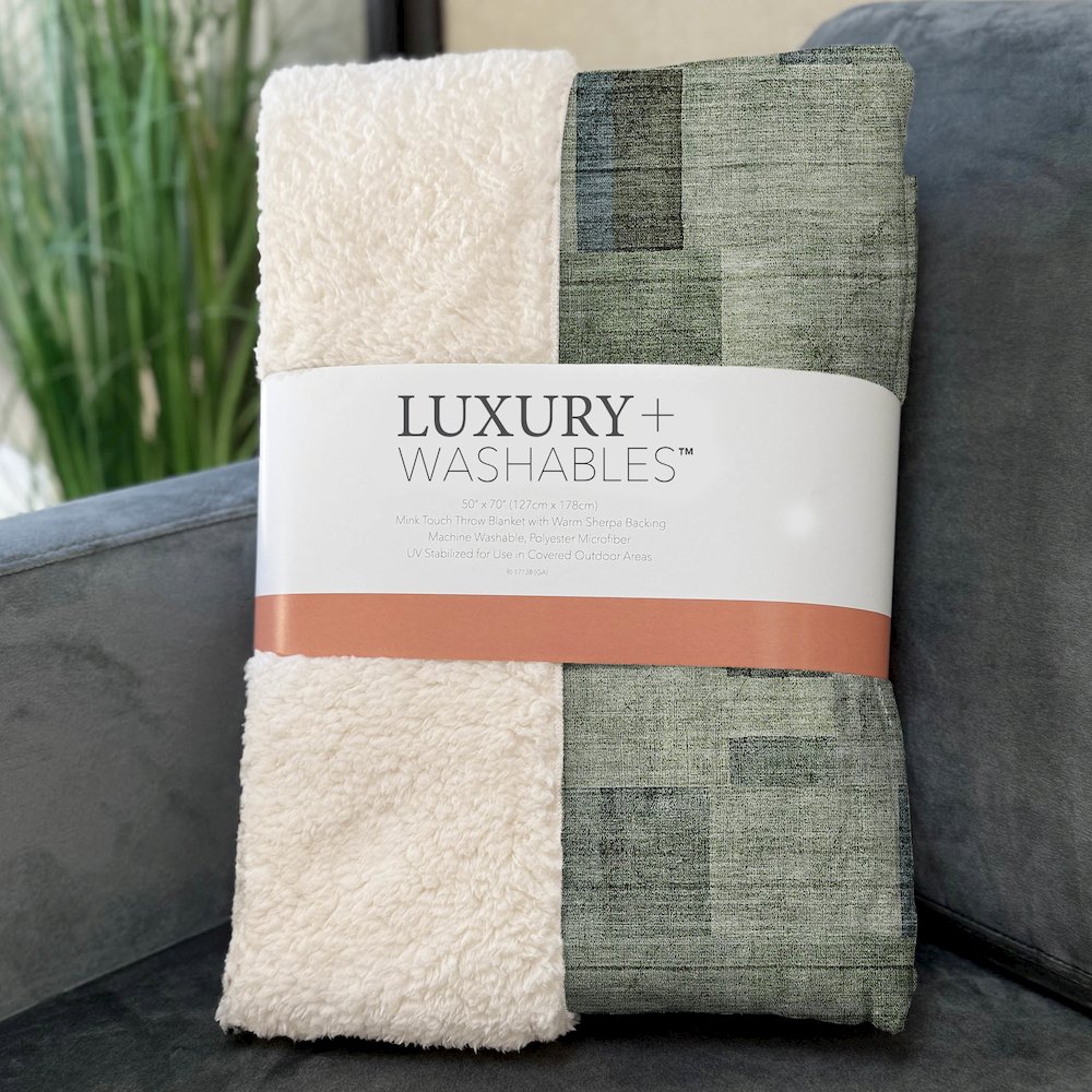 Premium Machine Washable ASB639 Green 50" x 70" Sherpa Throw Blanket. Picture 3