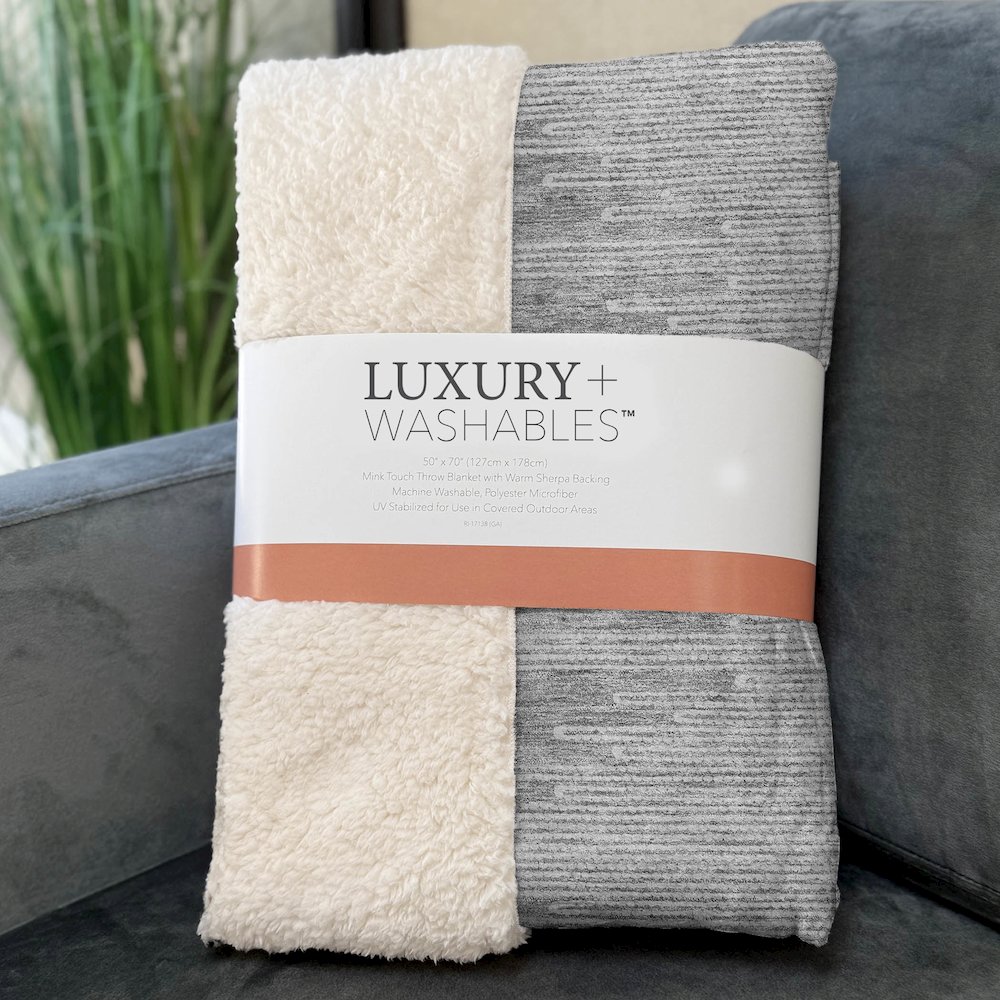 Premium Machine Washable ASB647 Gray 50" x 70" Sherpa Throw Blanket. Picture 3