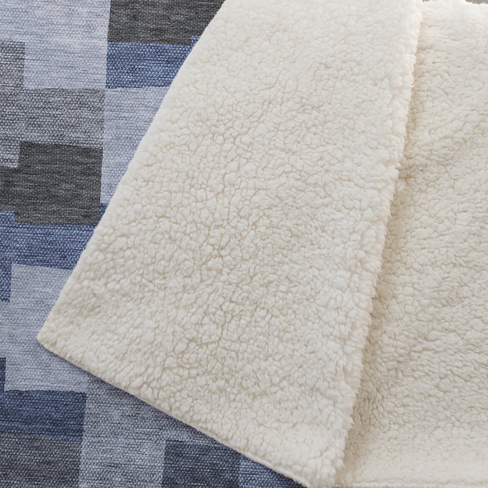 Premium Machine Washable ASB659 Blue 50" x 70" Sherpa Throw Blanket. Picture 2