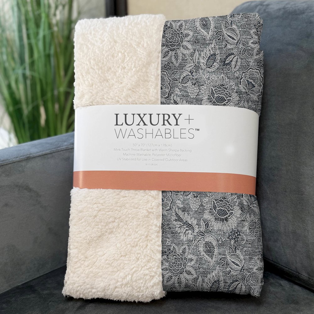 Premium Machine Washable ASB661 Gray 50" x 70" Sherpa Throw Blanket. Picture 3