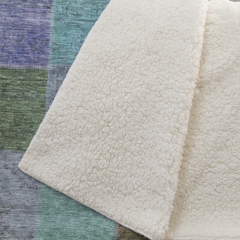 Premium Machine Washable ASB663 Green 50" x 70" Sherpa Throw Blanket. Picture 2
