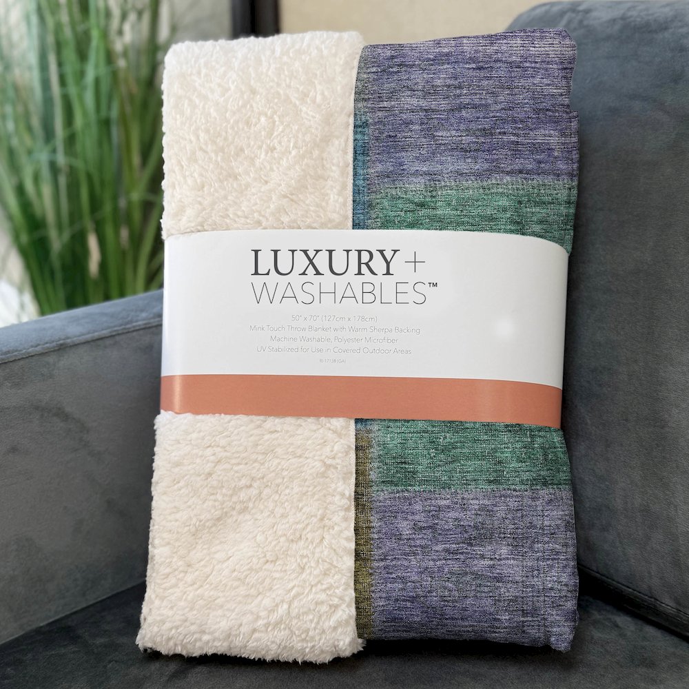 Premium Machine Washable ASB663 Green 50" x 70" Sherpa Throw Blanket. Picture 3