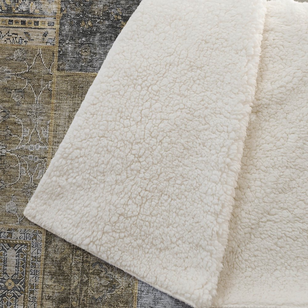 Premium Machine Washable ASB669 Brown 50" x 70" Sherpa Throw Blanket. Picture 2