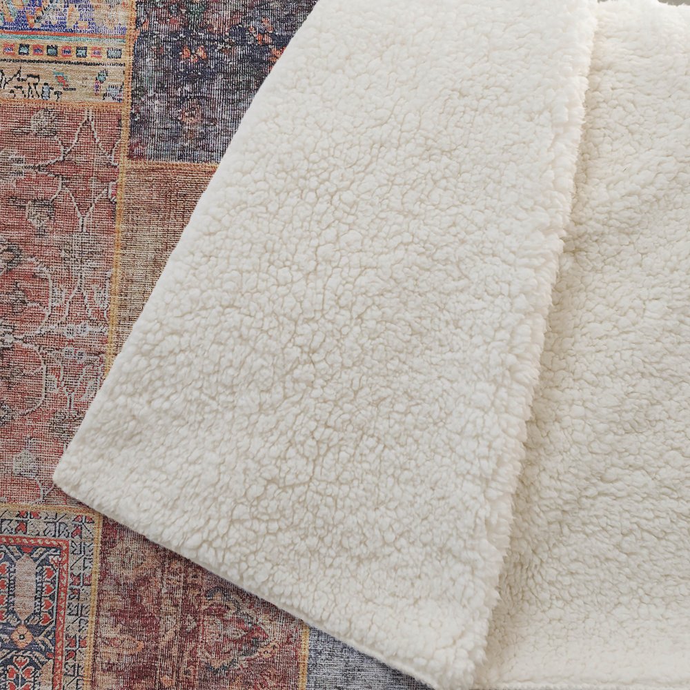 Premium Machine Washable ASB669 Red 50" x 70" Sherpa Throw Blanket. Picture 2