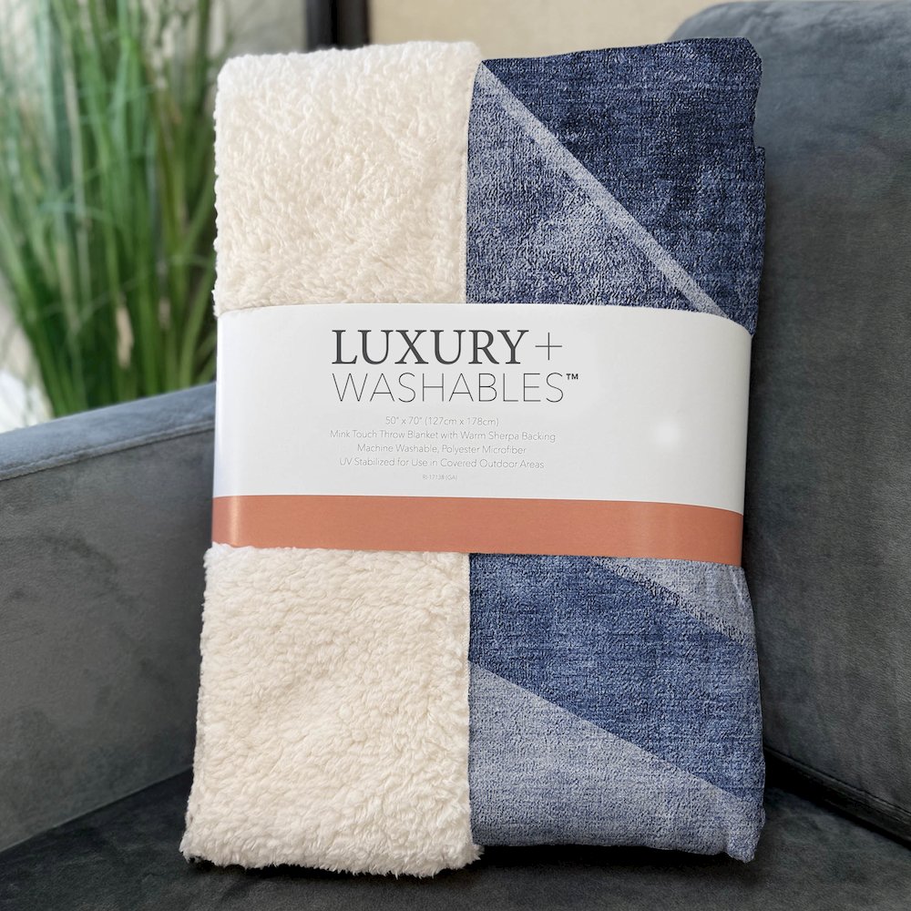 Premium Machine Washable ASB671 Blue 50" x 70" Sherpa Throw Blanket. Picture 3
