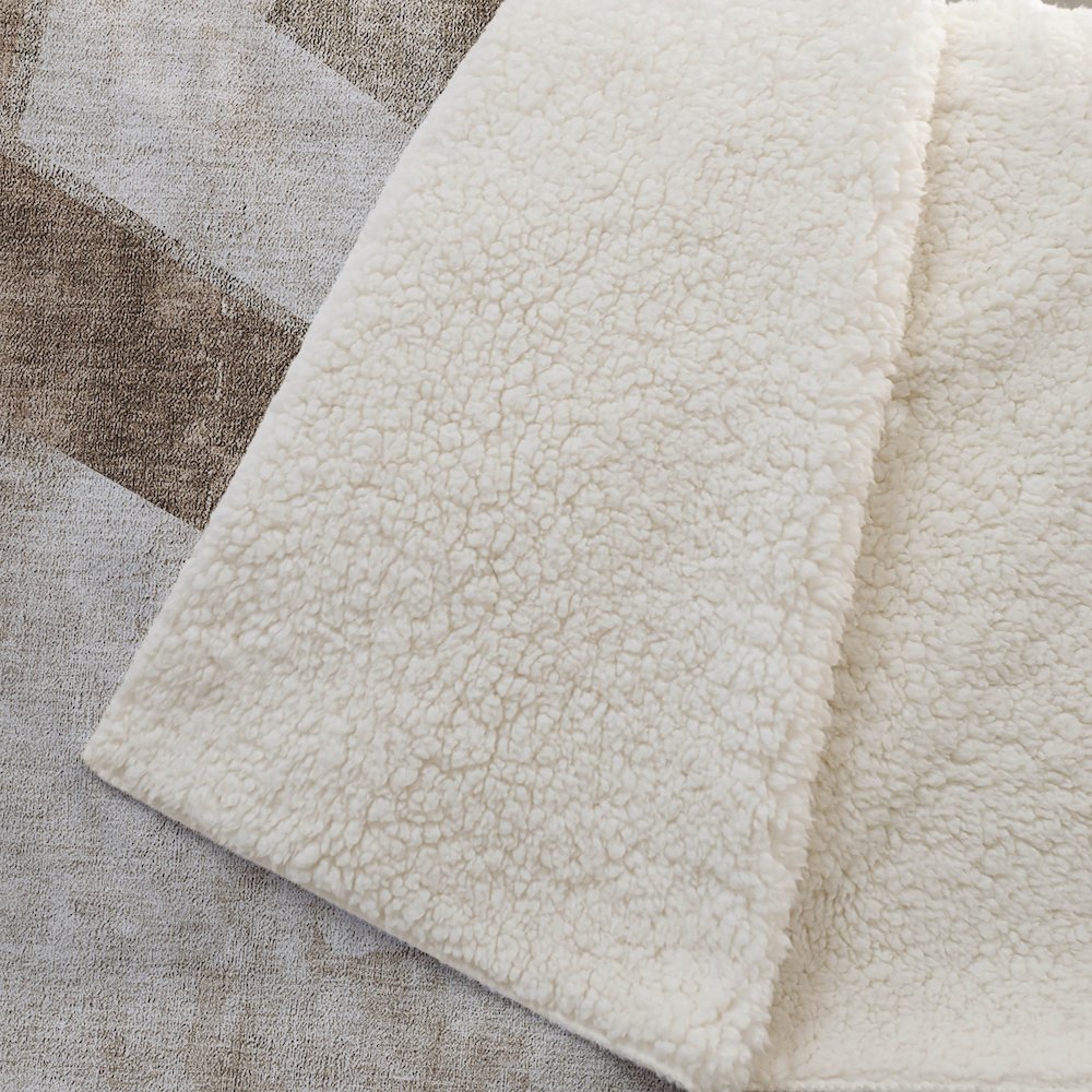 Premium Machine Washable ASB671 Brown 50" x 70" Sherpa Throw Blanket. Picture 2