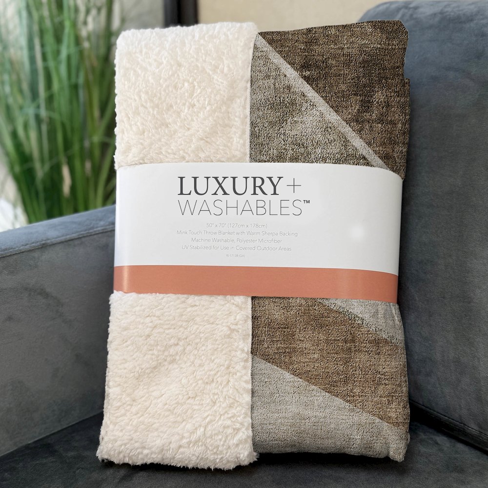 Premium Machine Washable ASB671 Brown 50" x 70" Sherpa Throw Blanket. Picture 3