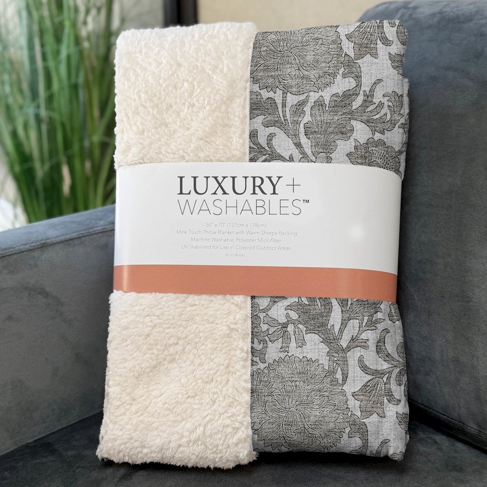 Premium Machine Washable ASB677 Ivory 50" x 70" Sherpa Throw Blanket. Picture 3