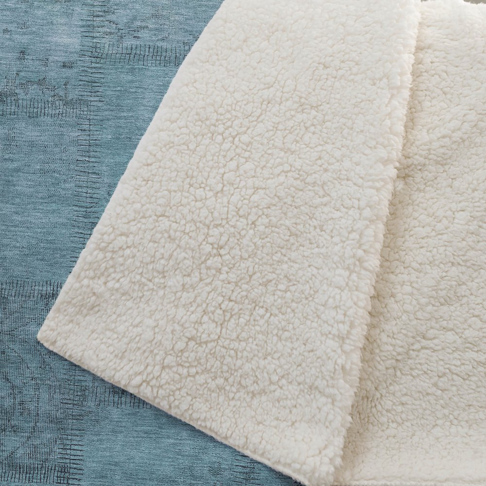 Premium Machine Washable ASB685 Teal 50" x 70" Sherpa Throw Blanket. Picture 2
