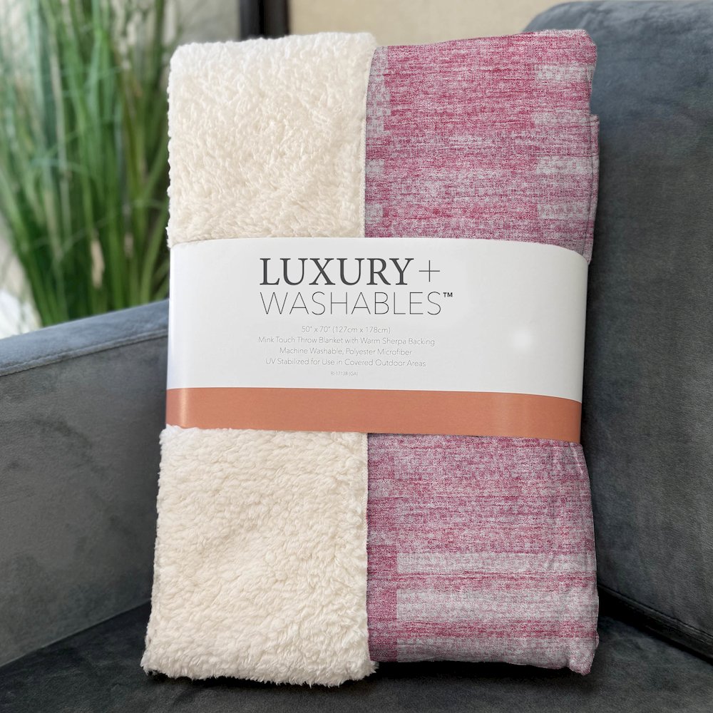 Premium Machine Washable ASB686 Pink 50" x 70" Sherpa Throw Blanket. Picture 3