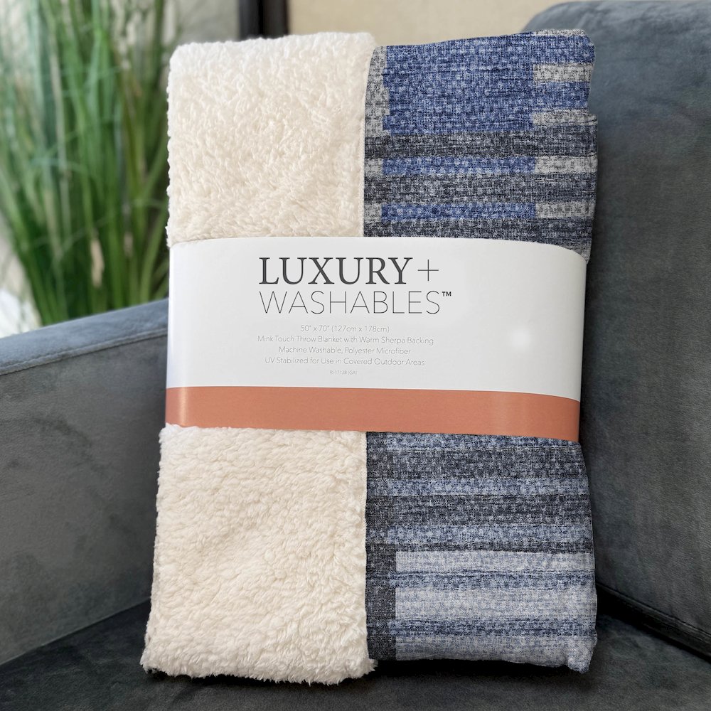 Premium Machine Washable ASB687 Blue 50" x 70" Sherpa Throw Blanket. Picture 3