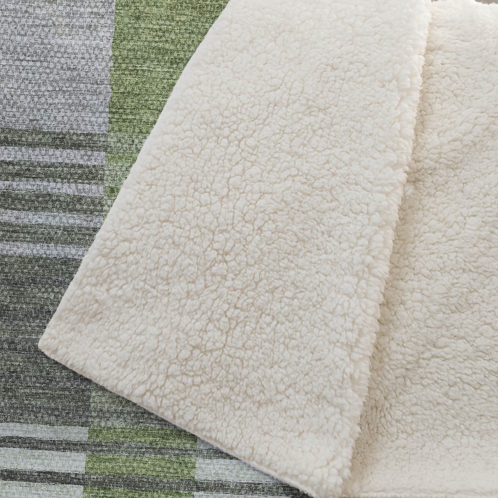 Premium Machine Washable ASB687 Green 50" x 70" Sherpa Throw Blanket. Picture 2