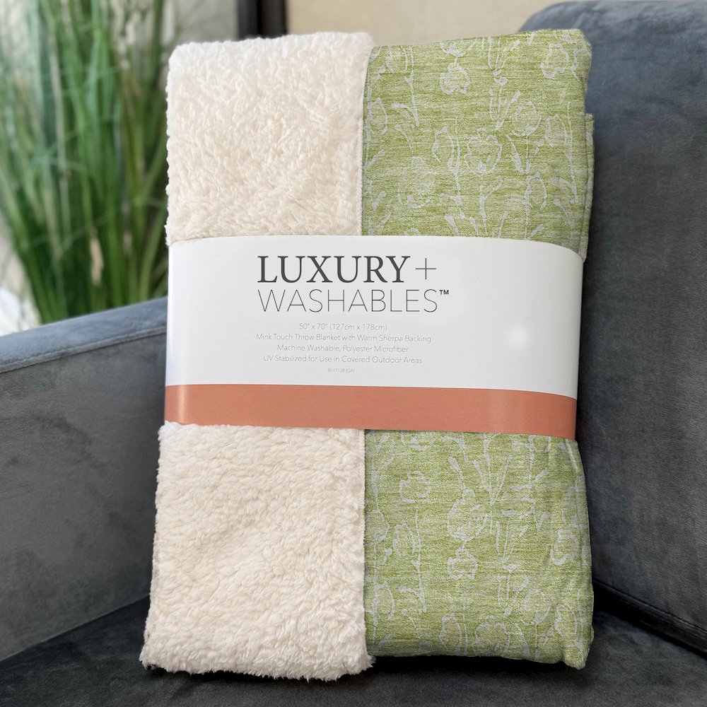 Premium Machine Washable ASB691 Aloe 50" x 70" Sherpa Throw Blanket. Picture 3