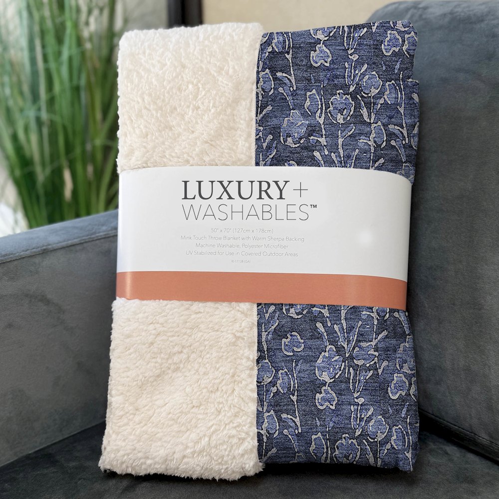 Premium Machine Washable ASB692 Navy 50" x 70" Sherpa Throw Blanket. Picture 3