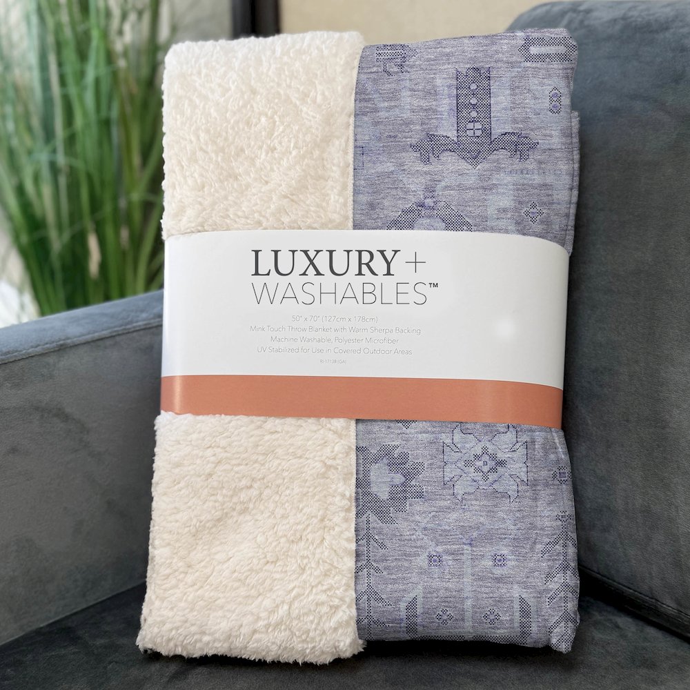 Premium Machine Washable ASB697 Lavender 50" x 70" Sherpa Throw Blanket. Picture 3