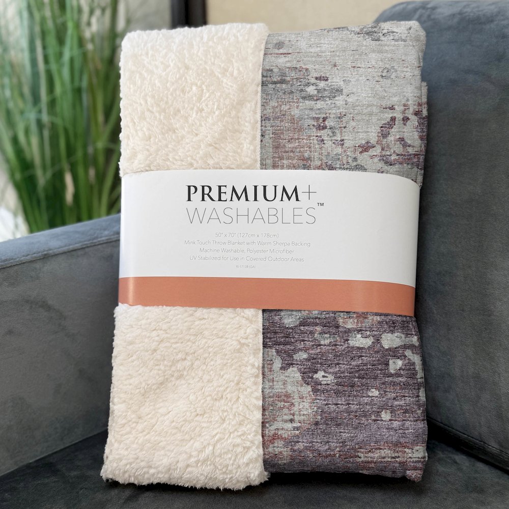 Premium Machine Washable ASB69 Pink 50" x 70" Sherpa Throw Blanket. Picture 3