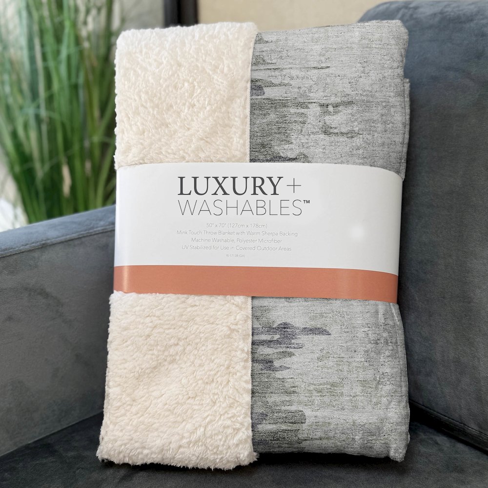 Premium Machine Washable ASB704 Green 50" x 70" Sherpa Throw Blanket. Picture 3