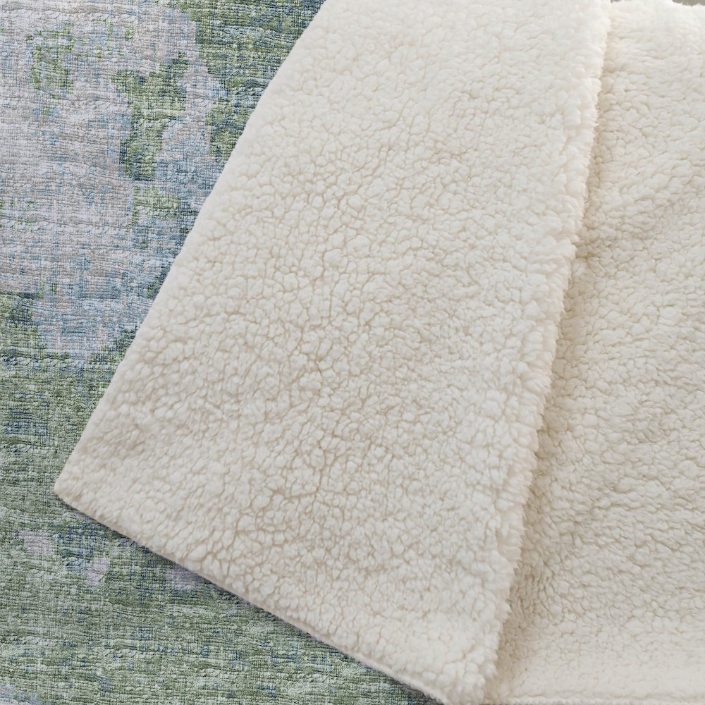 Premium Machine Washable ASB71 Green 50" x 70" Sherpa Throw Blanket. Picture 2